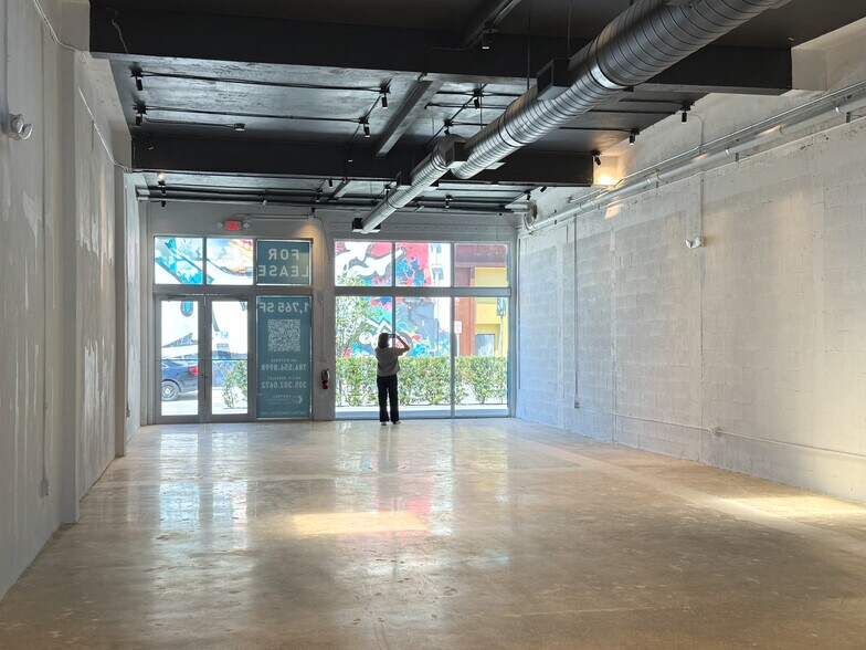 274 NW 27th St, Miami, FL à louer - Photo du bâtiment - Image 3 de 9