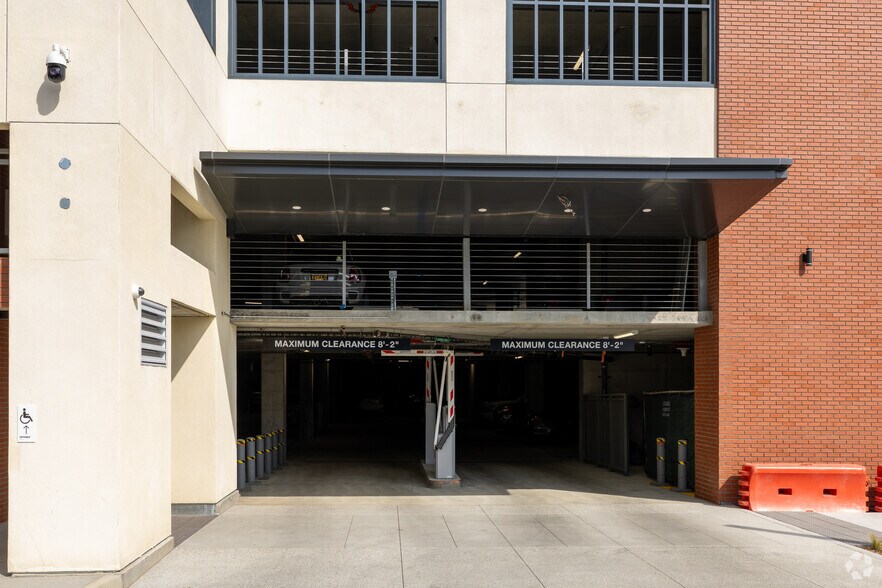 3468-3484 E Foothill Blvd, Pasadena, CA à louer - Photo du bâtiment - Image 3 de 5