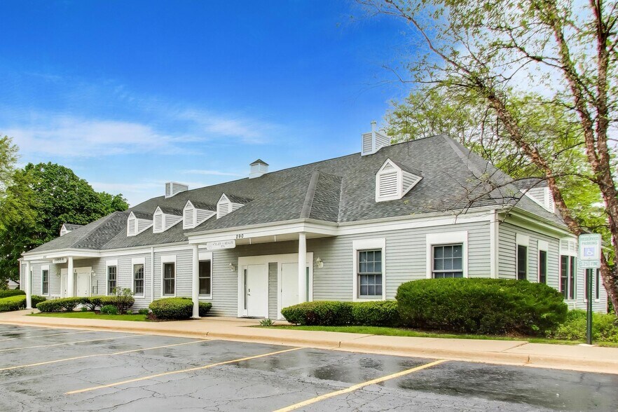 290 N Rand Rd, Lake Zurich, IL à louer - Photo du bâtiment - Image 3 de 23