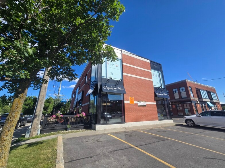 9732 Rue Birnam, Montréal, QC for lease - Building Photo - Image 2 of 11
