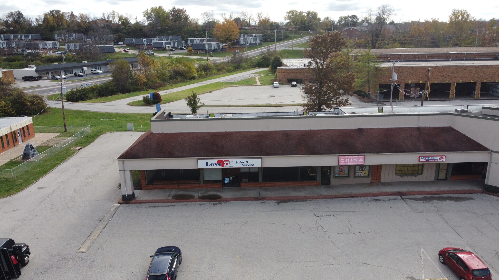 12243-12305 Natural Bridge Rd, Bridgeton, MO à louer Photo du bâtiment- Image 1 de 13