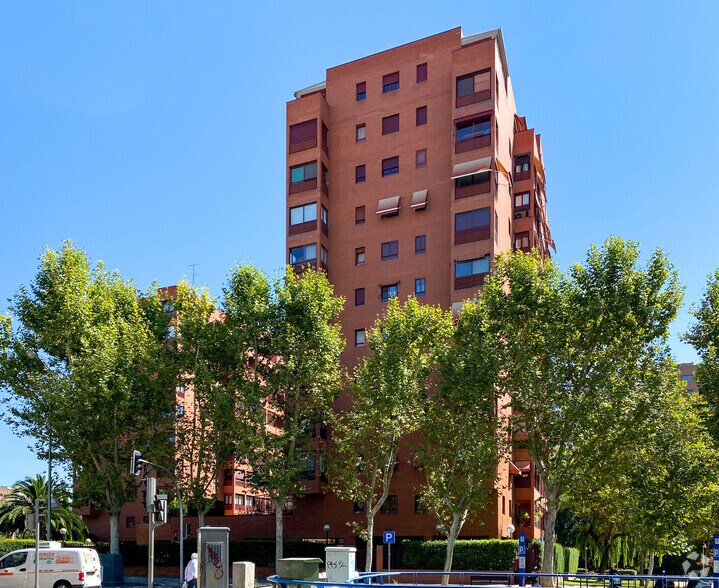 Calle del Corazón de María, 80, Madrid, Madrid for lease - Building Photo - Image 2 of 2