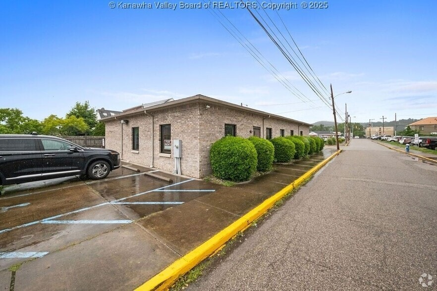 4803 Kentucky St, Charleston, WV à vendre - Photo du bâtiment - Image 2 de 13
