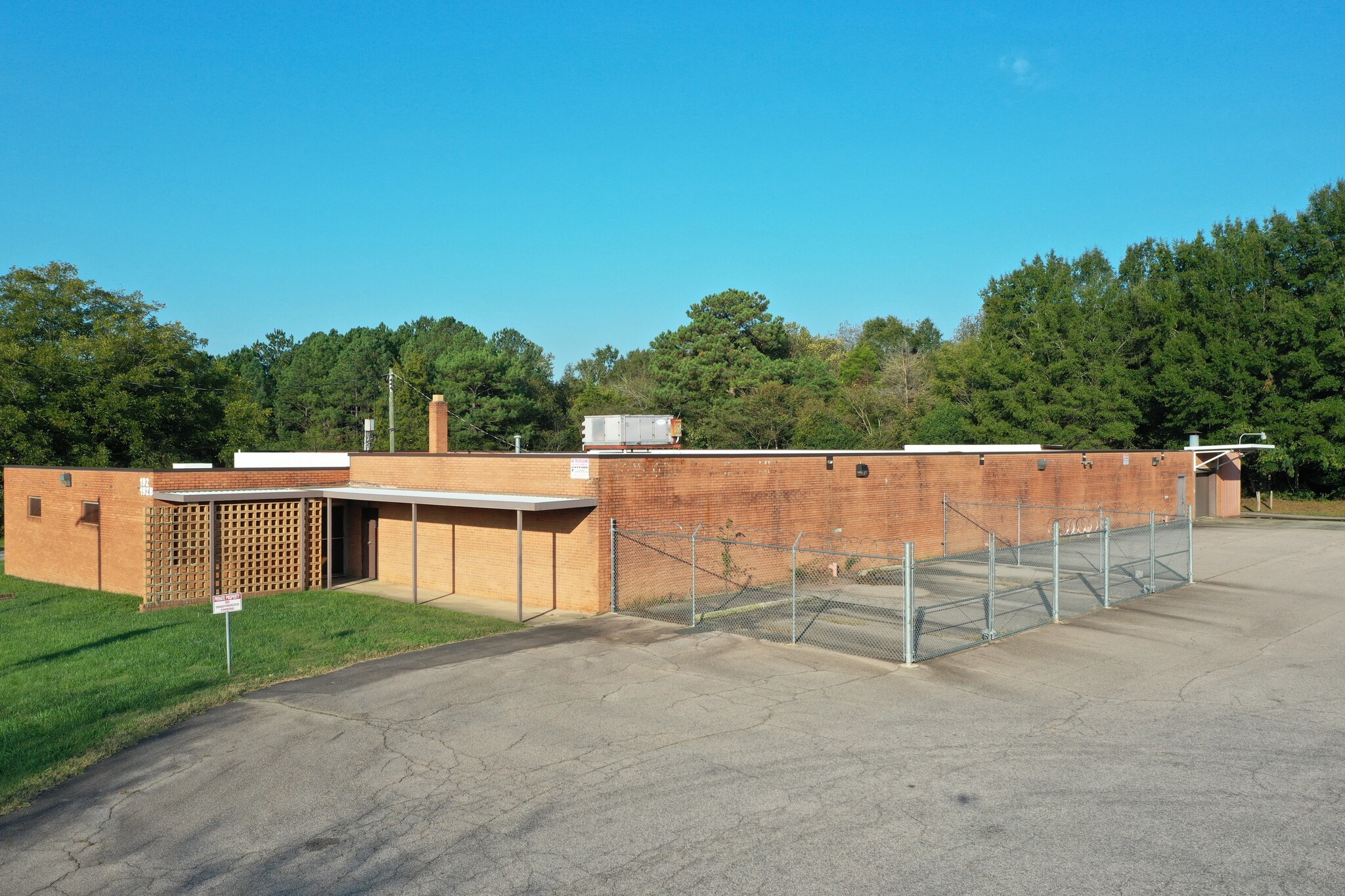 192 Manor Ave SW, Concord, NC for lease Building Photo- Image 1 of 24