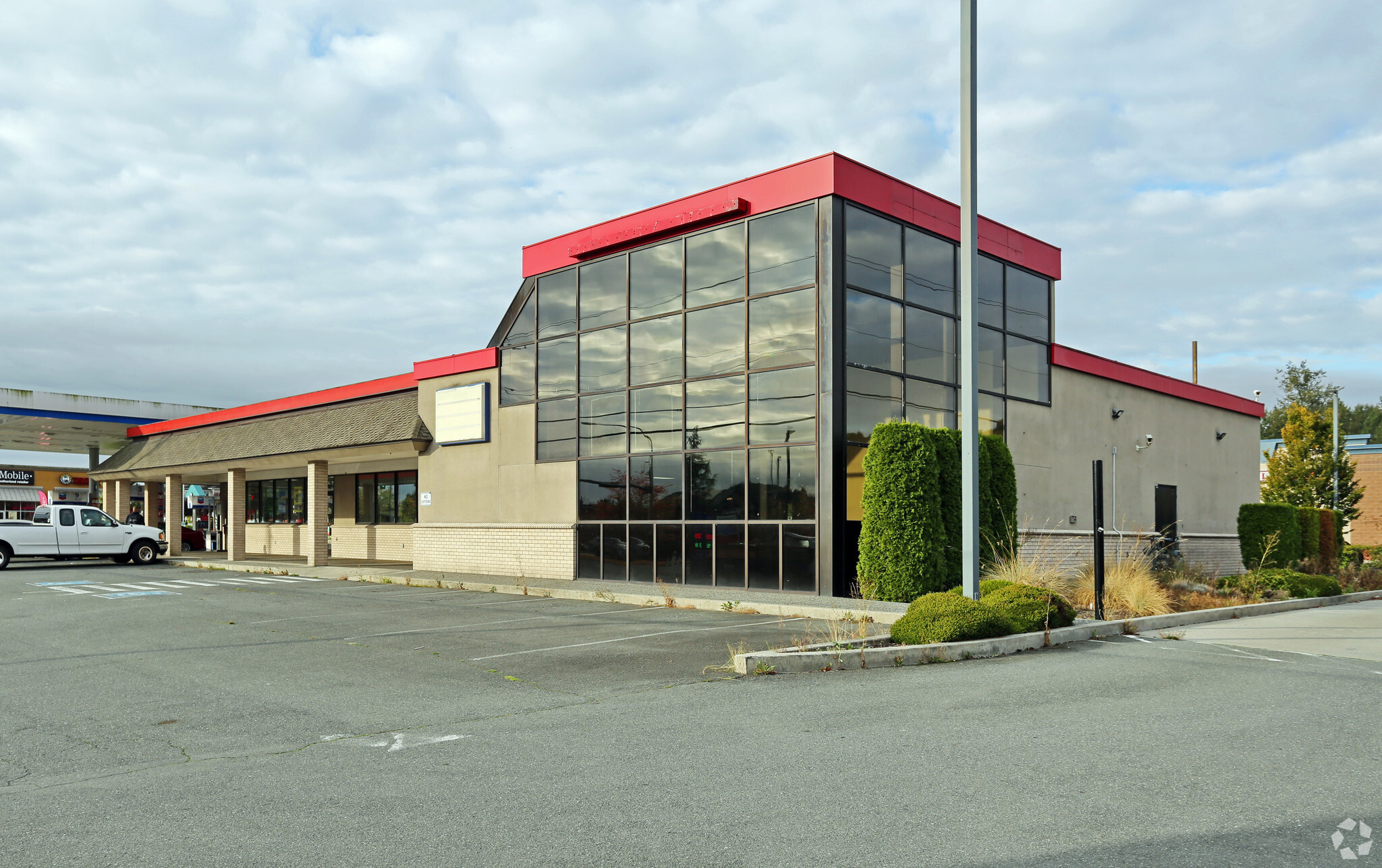 26710-26712 72nd Ave NW, Stanwood, WA for sale Primary Photo- Image 1 of 1