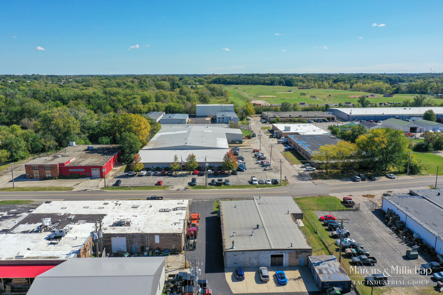 905 Anita Ave, Antioch, IL for sale - Building Photo - Image 1 of 5