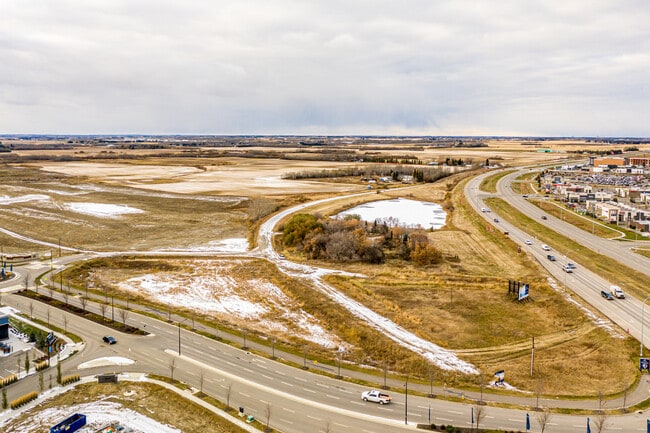 Plus de détails pour 915 St Albert Trl, St. Albert, AB - Commerce de détail à louer