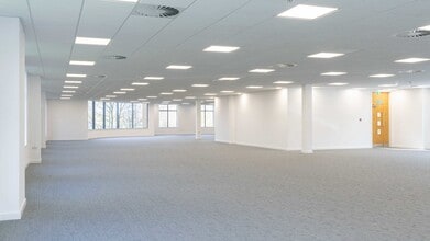 Capability Green, Luton for lease Interior Photo- Image 2 of 4
