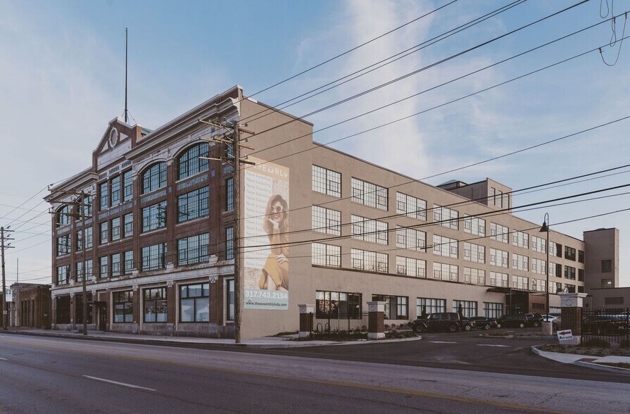 1301 E Washington St, Indianapolis, IN à louer - Photo du bâtiment - Image 2 de 3