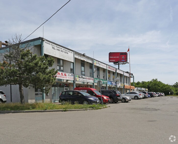 2400 Finch Ave W, Toronto, ON à vendre - Photo principale - Image 1 de 1