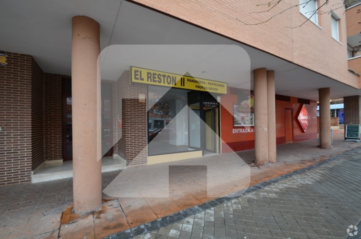 Retail in Valdemoro, MAD for lease Interior Photo- Image 1 of 8