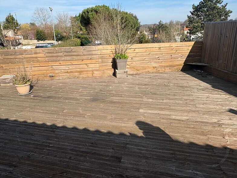 Flex in Bordeaux for sale - Building Photo - Image 3 of 5