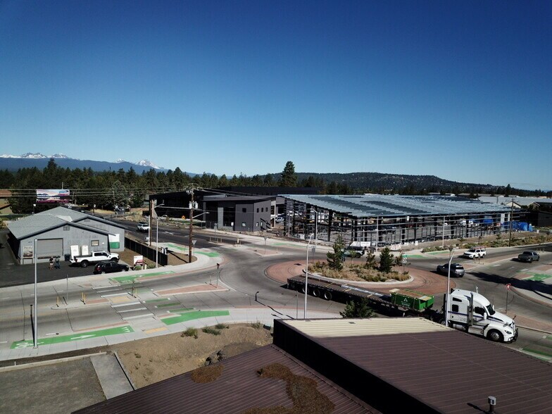 625 SE 9th St, Bend, OR à vendre - Photo du bâtiment - Image 2 de 13