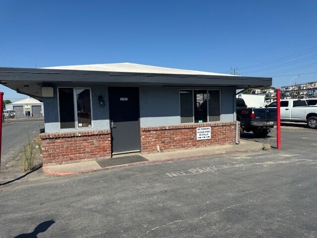 1016 S Wilson Way, Stockton, CA à louer - Photo du bâtiment - Image 3 de 15
