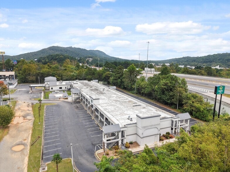 2106 Chattanooga Rd, Dalton, GA for sale - Building Photo - Image 2 of 19