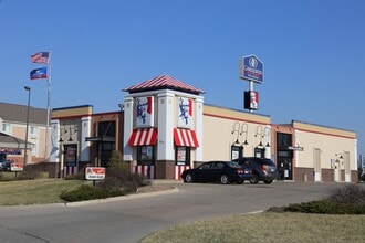 2613 Candlewood Dr, Emporia, KS for lease Building Photo- Image 2 of 9