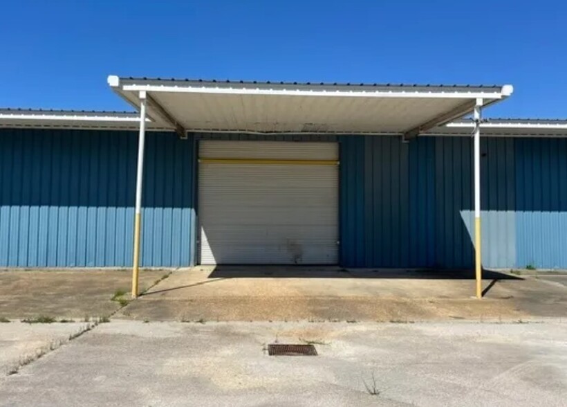 706 Anchors St NW, Fort Walton Beach, FL à louer - Photo du bâtiment - Image 3 de 12