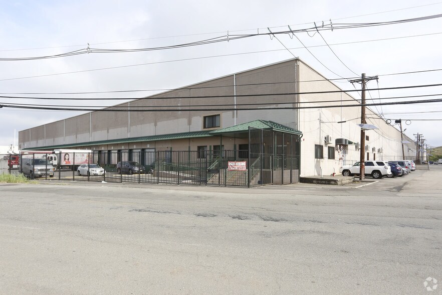 55 Hook Rd, Bayonne, NJ for lease - Building Photo - Image 1 of 6