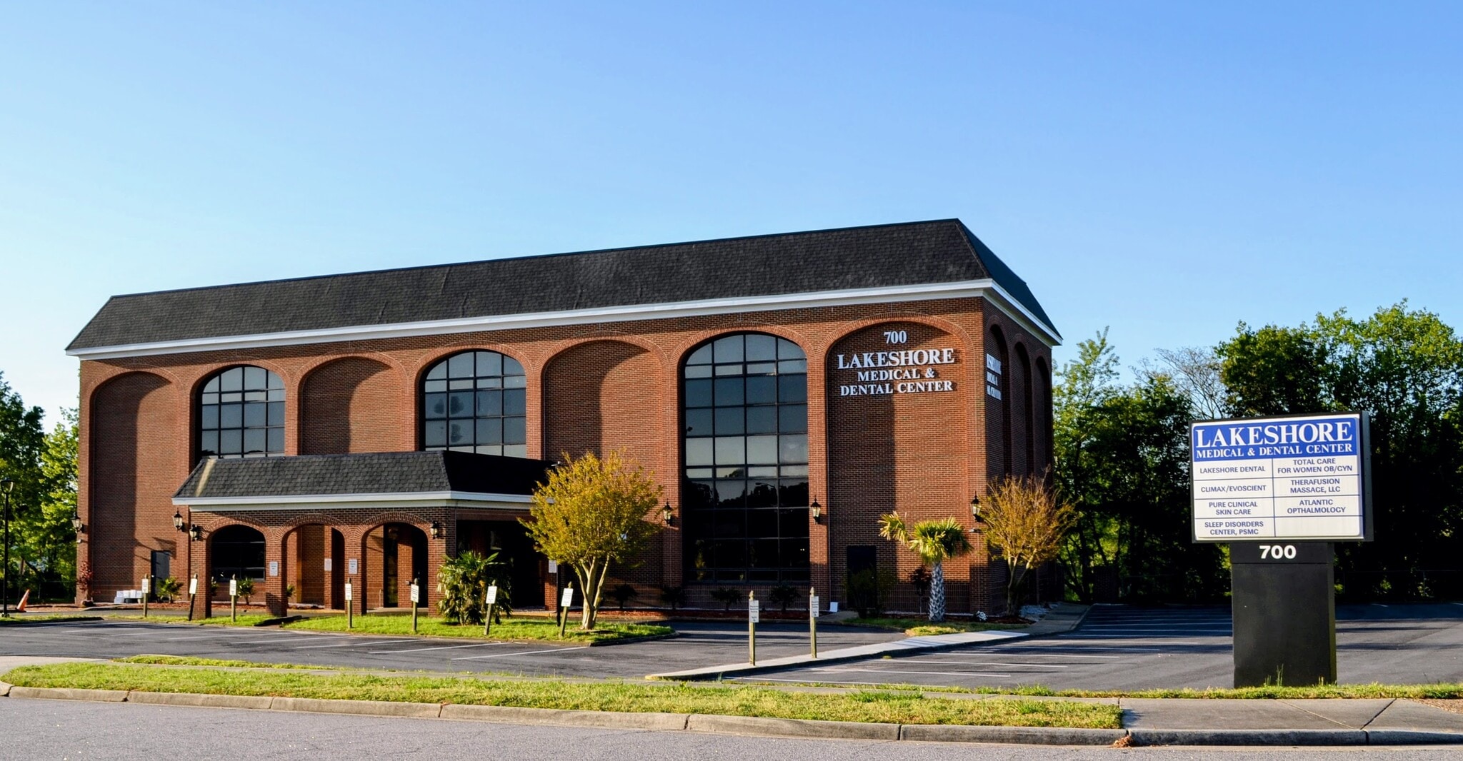 700 Independence Cir, Virginia Beach, VA for lease Primary Photo- Image 1 of 15