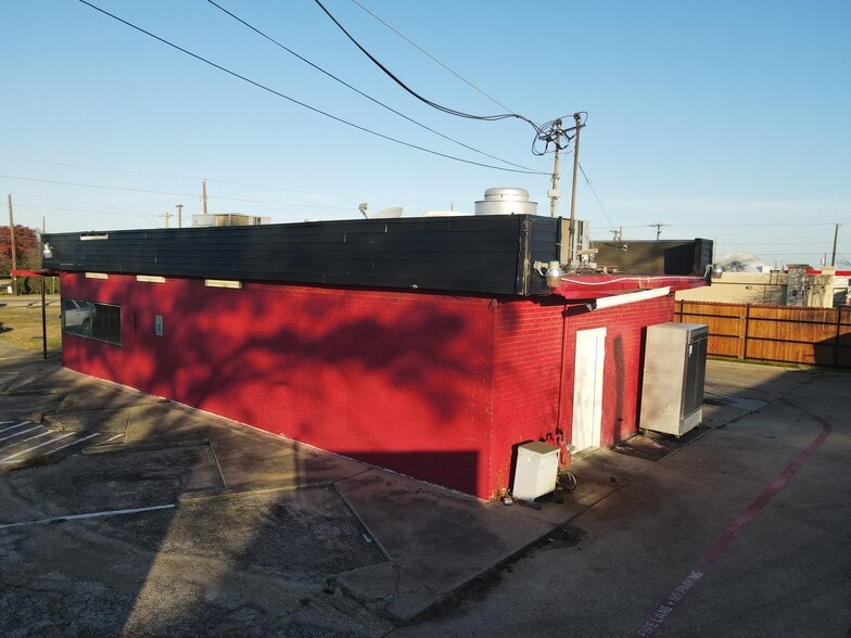 122 S Hampton Rd, DeSoto, TX for sale - Building Photo - Image 3 of 8
