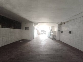 Plus de détails pour Multi-résidentiel à vendre