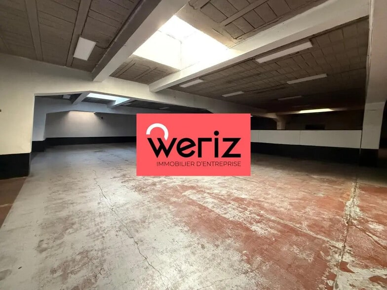 Flex in Marseille for lease - Interior Photo - Image 2 of 6