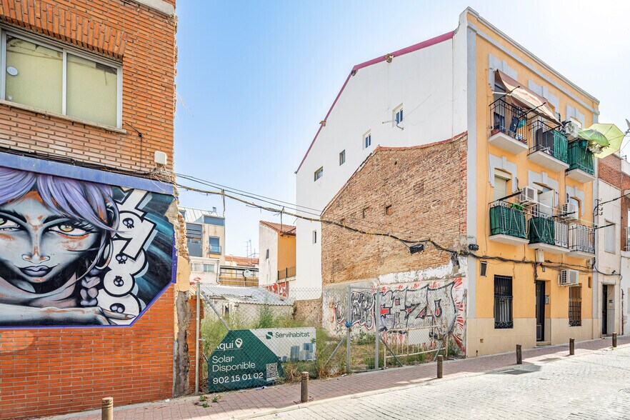 Calle de Tomás García, 9, Madrid, Madrid à vendre - Photo du bâtiment - Image 3 de 3