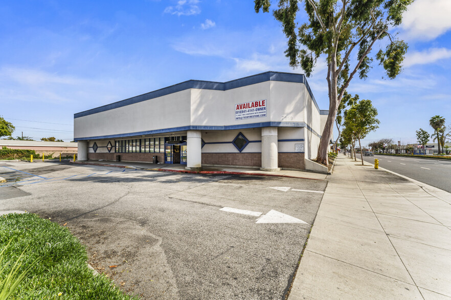 7859 Firestone Blvd, Downey, CA à louer - Photo du bâtiment - Image 1 de 16