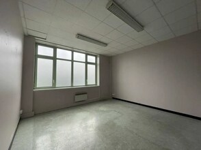 Office in Pantin for lease Interior Photo- Image 2 of 3
