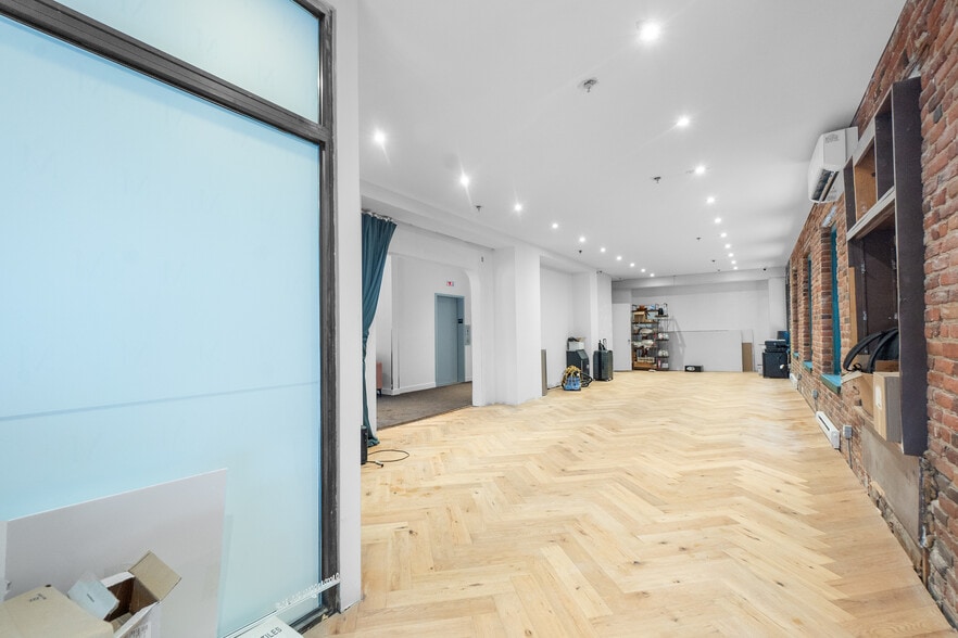 754-762 Rue Saint-Paul O, Montréal, QC for lease - Building Photo - Image 3 of 18