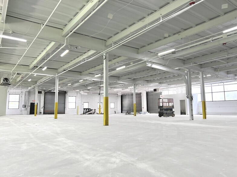 50 Nassau Terminal Rd, New Hyde Park, NY à vendre - Photo du bâtiment - Image 2 de 4