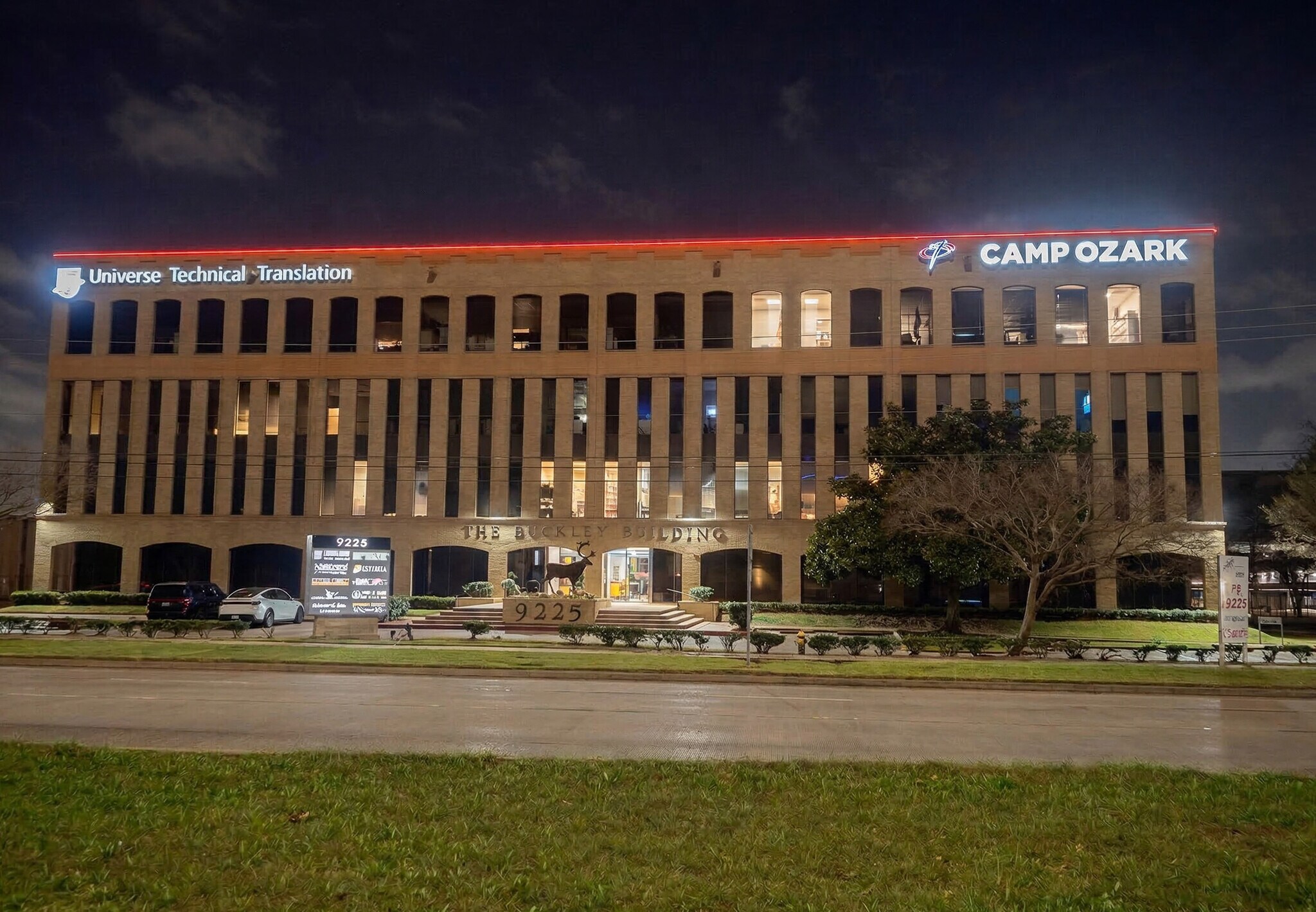 9225 Katy Fwy, Houston, TX à louer Photo principale- Image 1 de 15