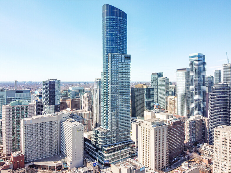 384 Yonge St, Toronto, ON à vendre - Photo principale - Image 1 de 16