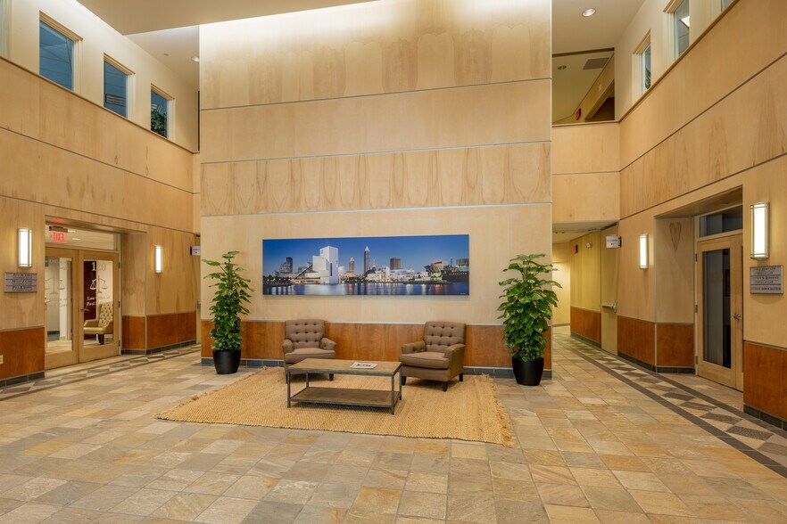 7100 E Pleasant Valley Rd, Independence, OH à louer - Photo intérieure - Image 2 de 15