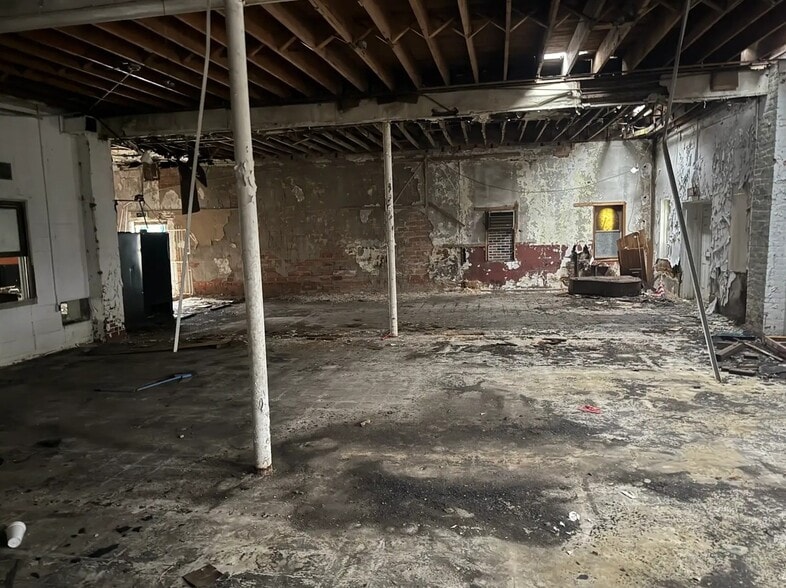 2800 15th St, Detroit, MI for sale - Interior Photo - Image 2 of 8