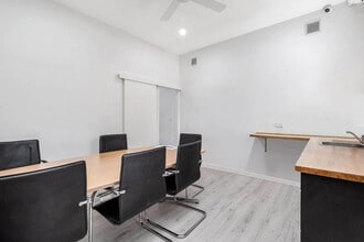 201 Parramatta Road, Five Dock à louer Photo intérieure- Image 2 de 3