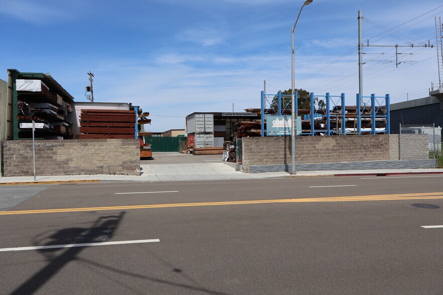 117 E 25th Ave, San Mateo, CA à louer - Photo du bâtiment - Image 3 de 7