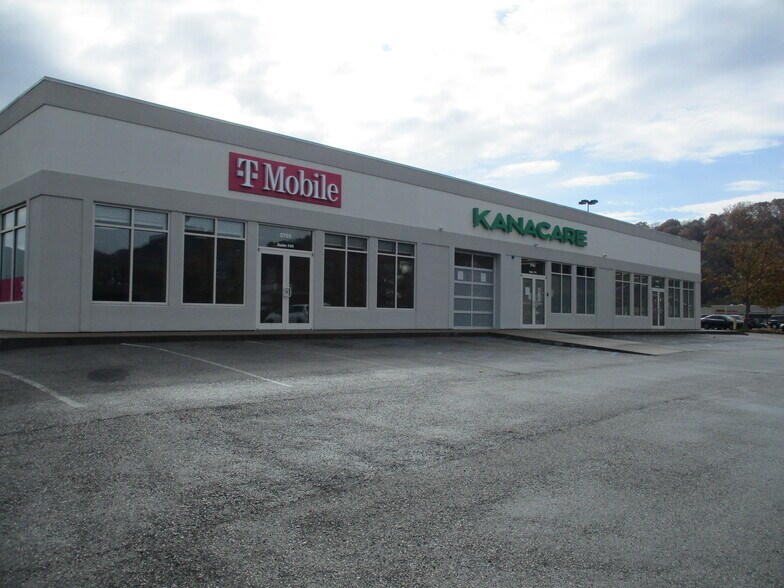 5703 MacCorkle Ave SE, Charleston, WV à louer - Photo du bâtiment - Image 2 de 3