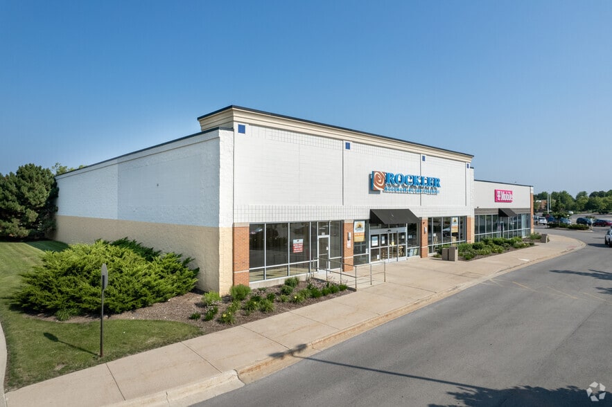 121-139 S Weber Rd, Bolingbrook, IL for lease - Building Photo - Image 3 of 7