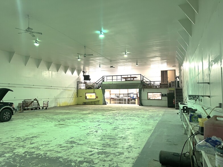 1975 Alex Holden Way, Juneau, AK à vendre - Photo intérieure - Image 2 de 6