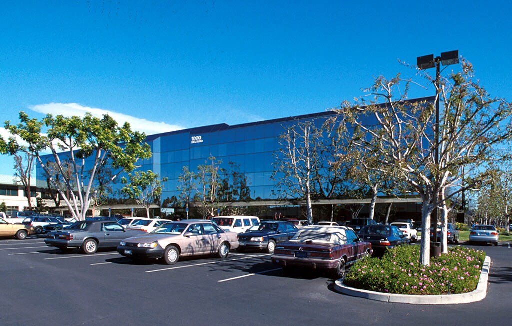 1000 S Hill Rd, Ventura, CA for lease Primary Photo- Image 1 of 8