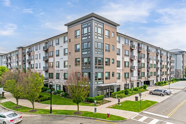 More details for 4000 Riverside Station Blvd, Secaucus, NJ - Retail for Lease