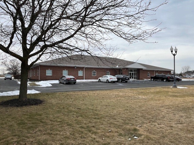 8415 E 56th St, Indianapolis, IN à vendre - Photo du bâtiment - Image 2 de 2
