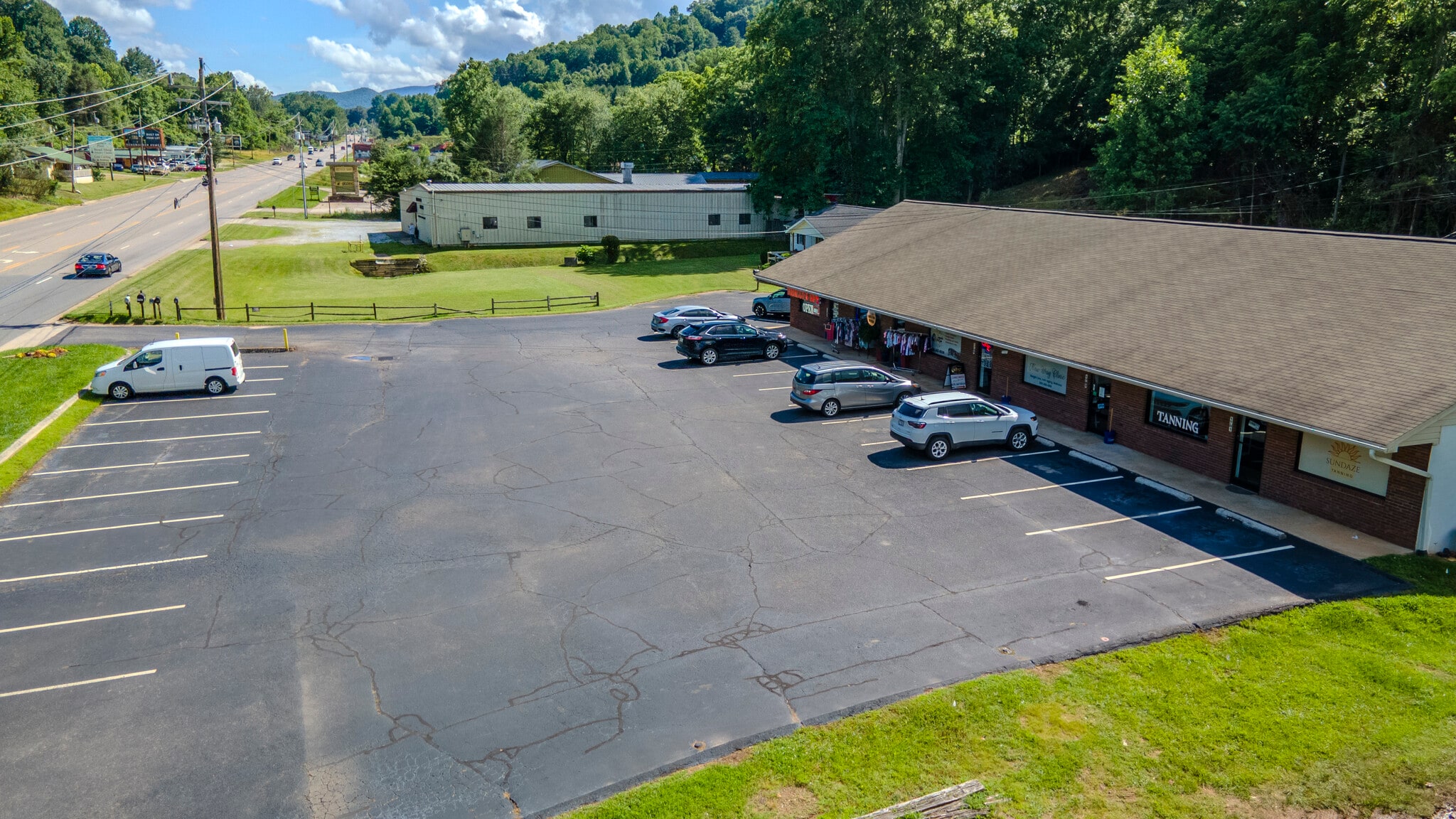 1785 Georgia Rd, Franklin, NC for sale Building Photo- Image 1 of 27