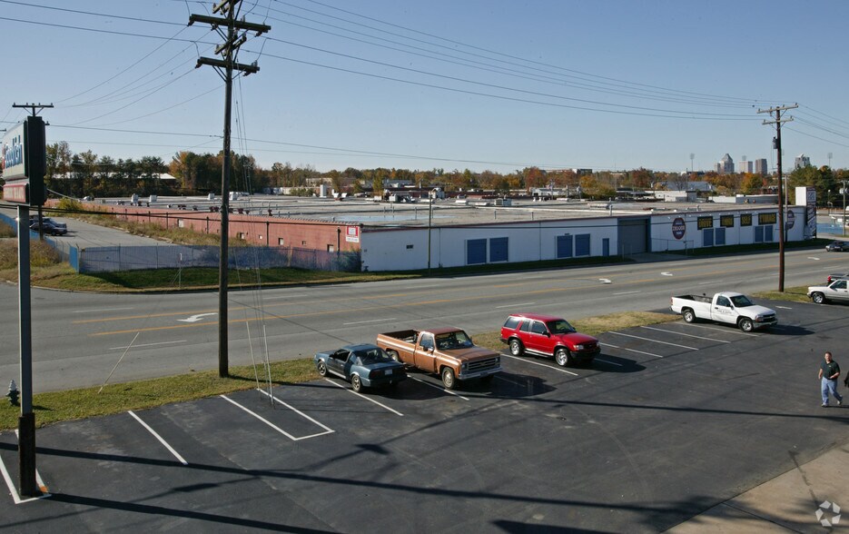 1900 E Bessemer Ave, Greensboro, NC à vendre - Photo principale - Image 1 de 3