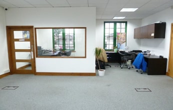 15 Southend Rd, Woodford Green for lease Interior Photo- Image 2 of 3