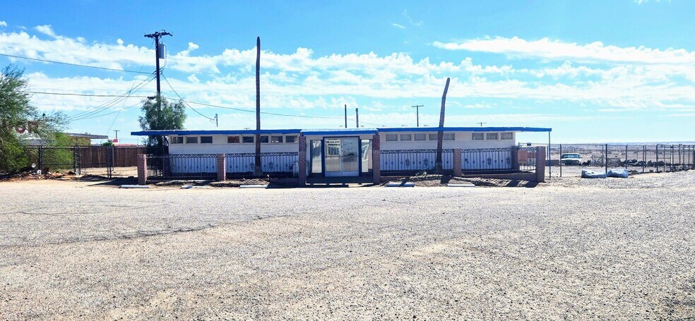 2096 Center st, Thermal, CA à vendre - Photo du bâtiment - Image 1 de 6