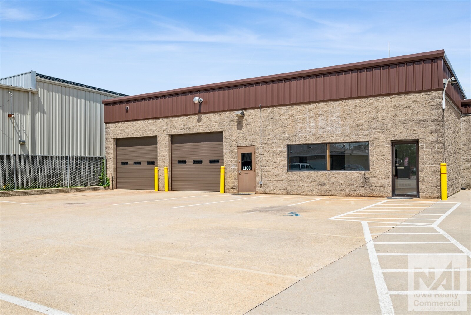 1030 Old Marion Rd NE, Cedar Rapids, IA à vendre Photo du bâtiment- Image 1 de 1