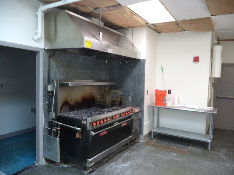 35 W Brook St, Manchester, NH à vendre - Photo du bâtiment - Image 3 de 14