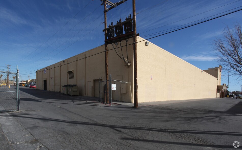 5511-5595 Alameda Ave, El Paso, TX à louer - Photo du bâtiment - Image 2 de 8